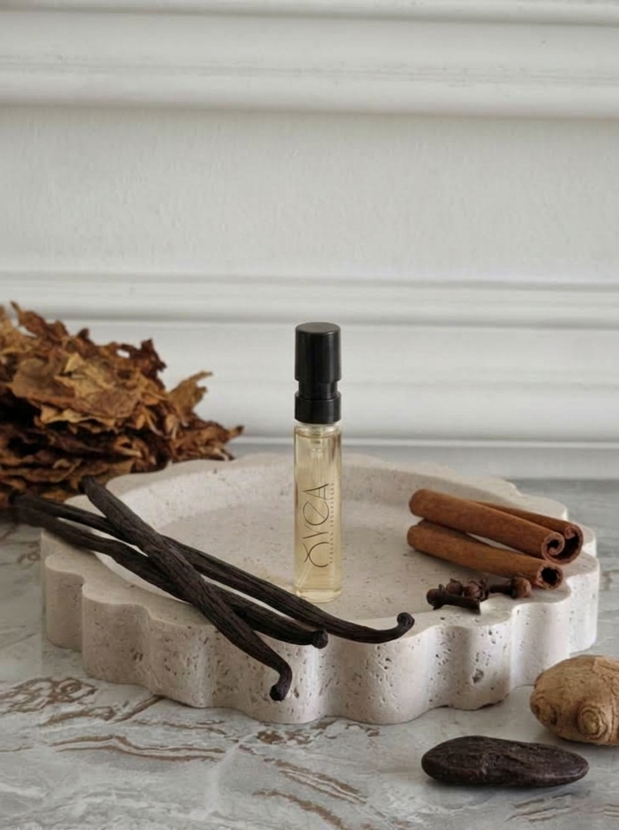 OYEA Essence 2ml luxury-inspired oil-based perfume sample vial.