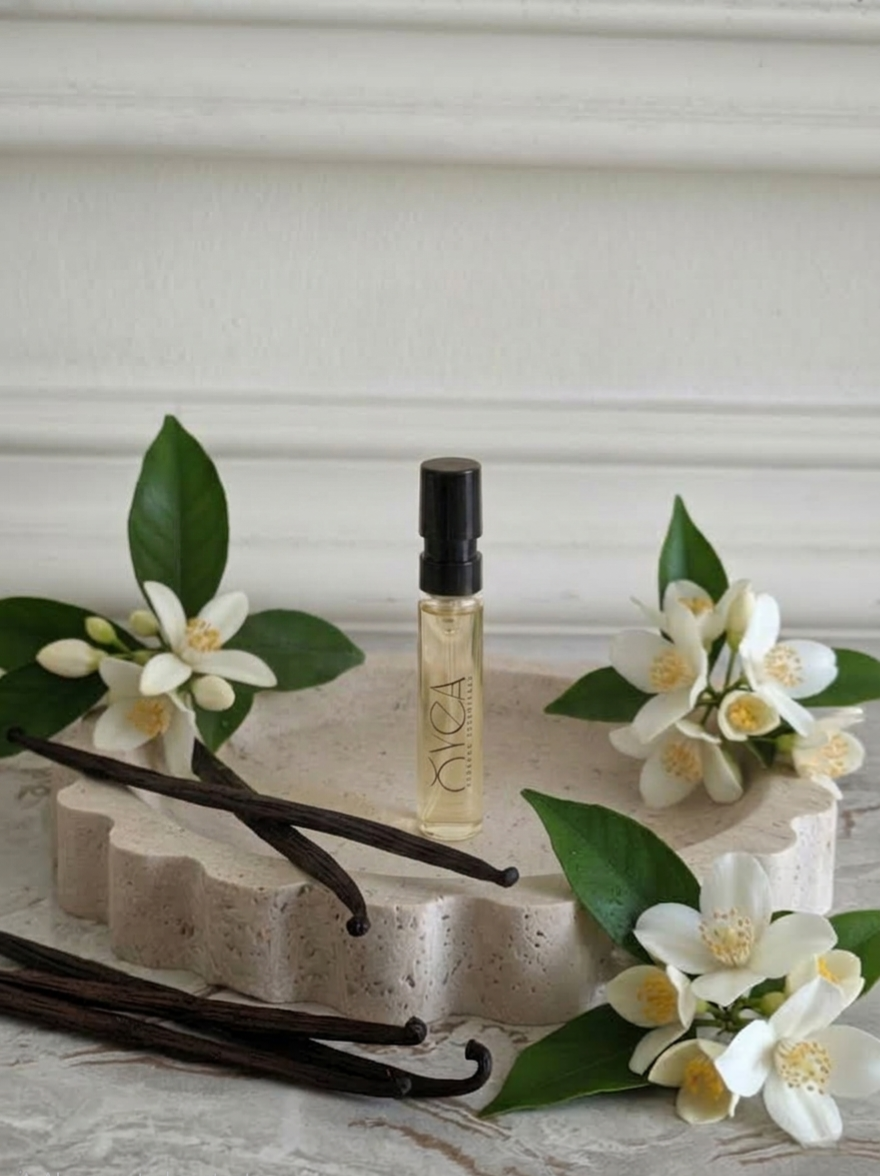 OYEA Essence 2ml luxury-inspired oil-based perfume sample vial.