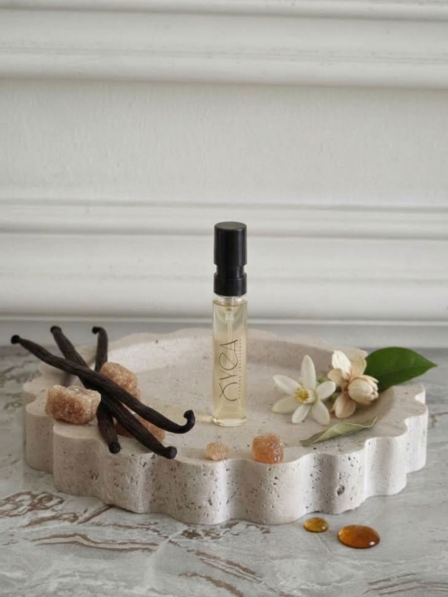 OYEA Essence 2ml luxury-inspired oil-based perfume sample vial.