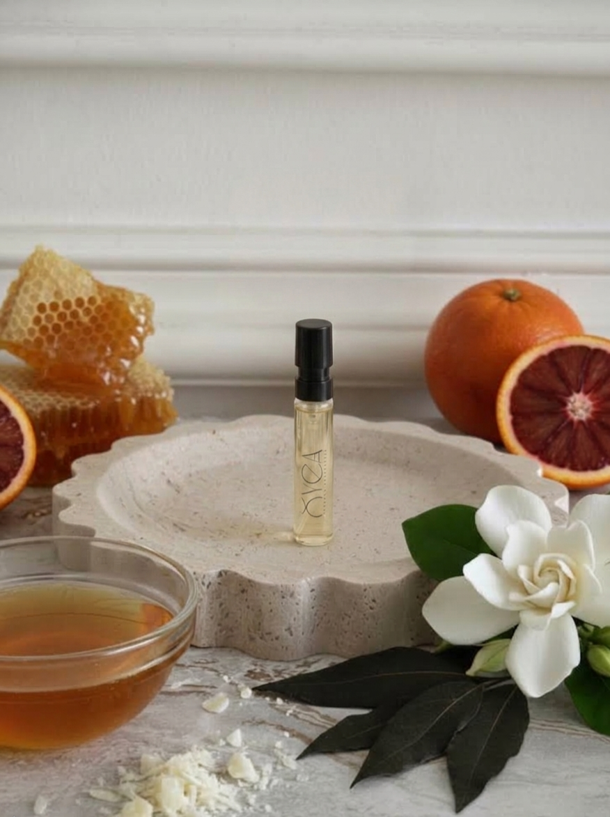 OYEA Essence 2ml luxury-inspired oil-based perfume sample vial.