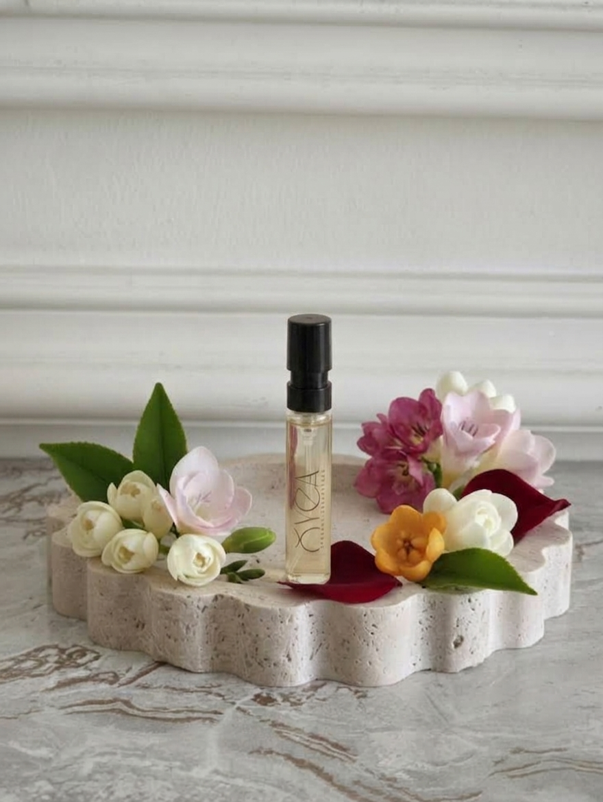 OYEA Essence 2ml luxury-inspired oil-based perfume sample vial