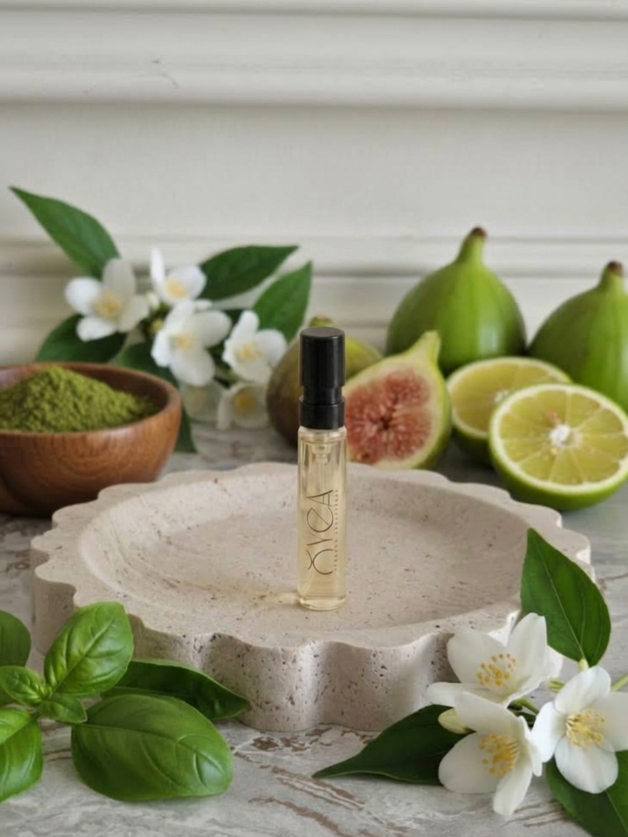 OYEA Essence 2ml luxury-inspired oil-based perfume sample vial.