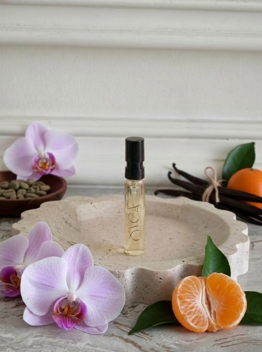 OYEA Essence 2ml luxury-inspired oil-based perfume sample vial.