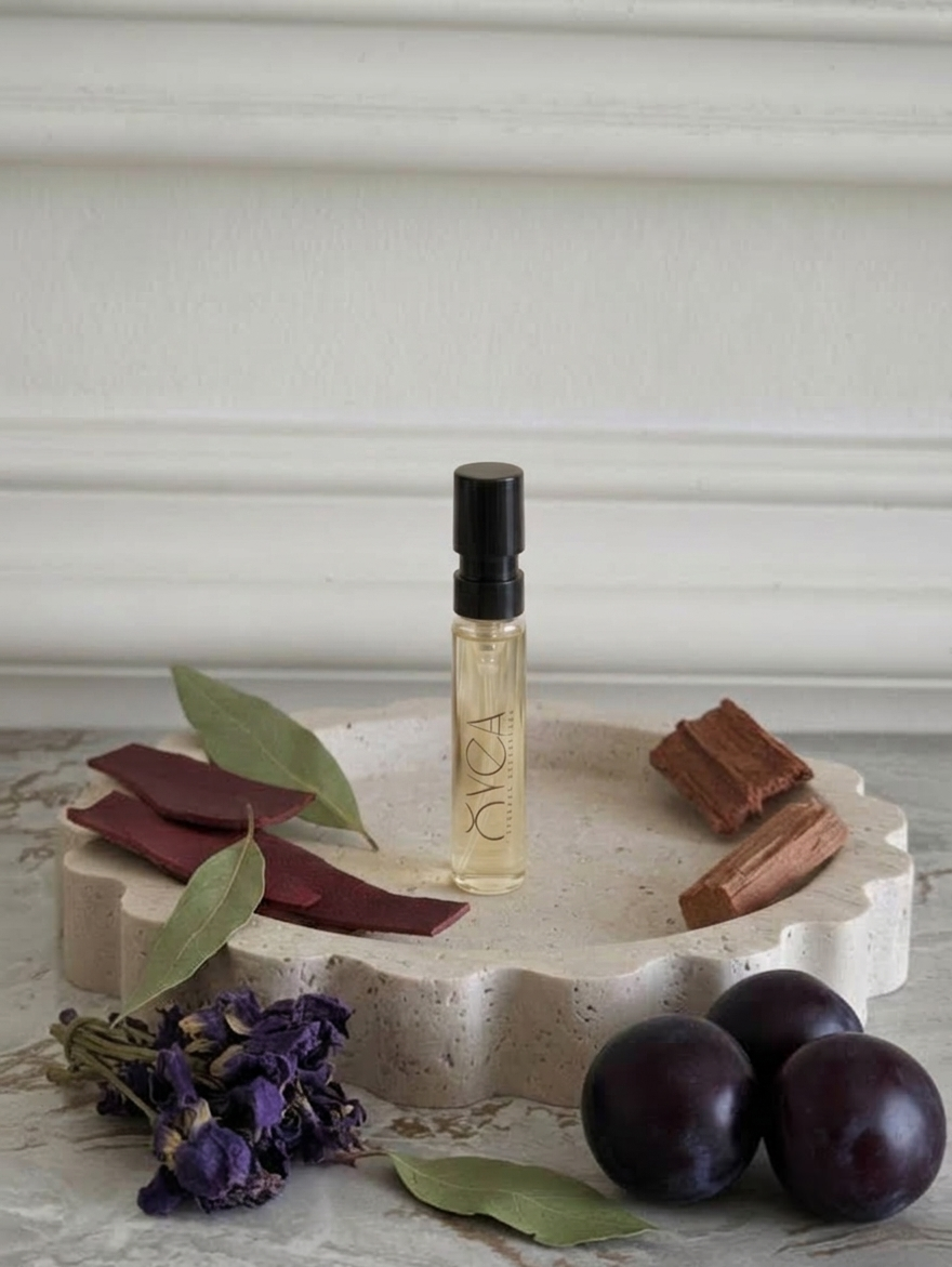 OYEA Essence 2ml luxury-inspired oil-based perfume sample vial.