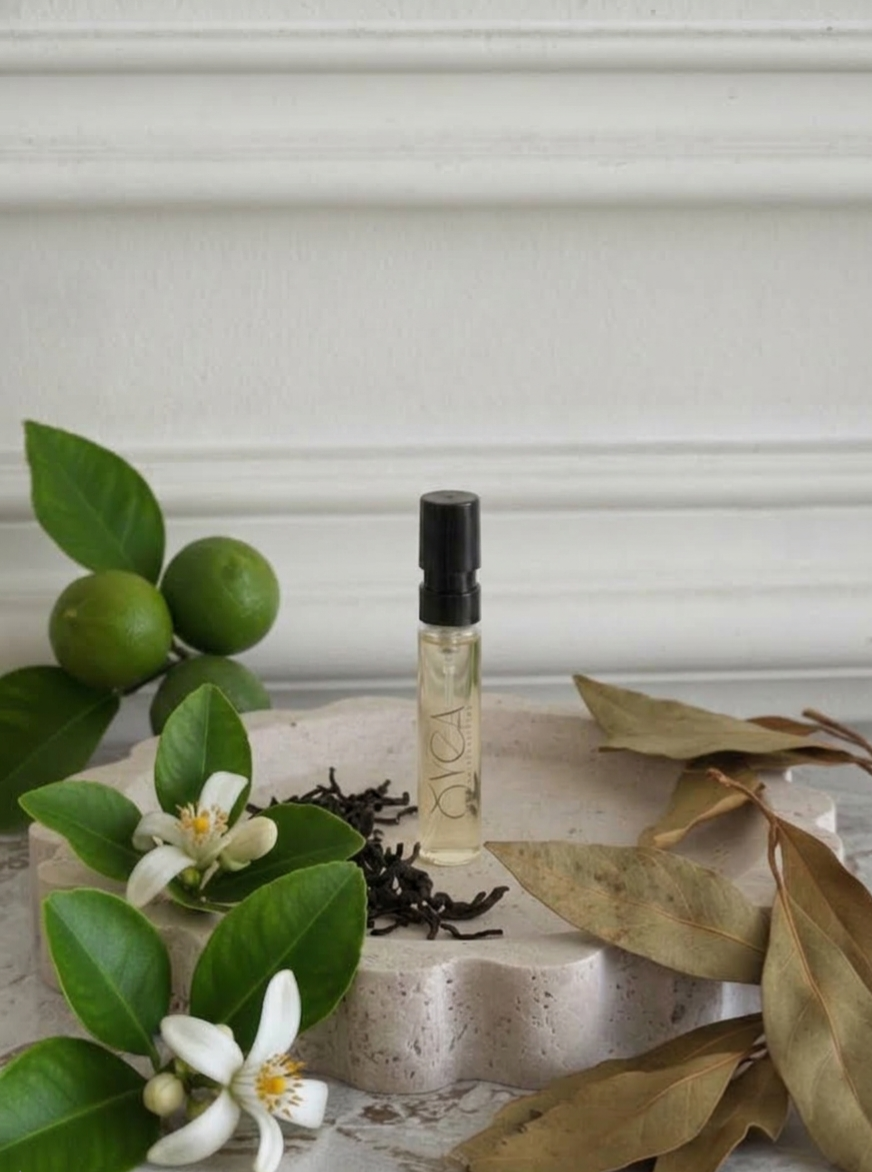 OYEA Essence 2ml luxury-inspired oil-based perfume sample vial.