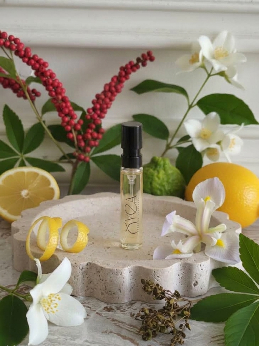 OYEA Essence 2ml luxury-inspired oil-based perfume sample vial.