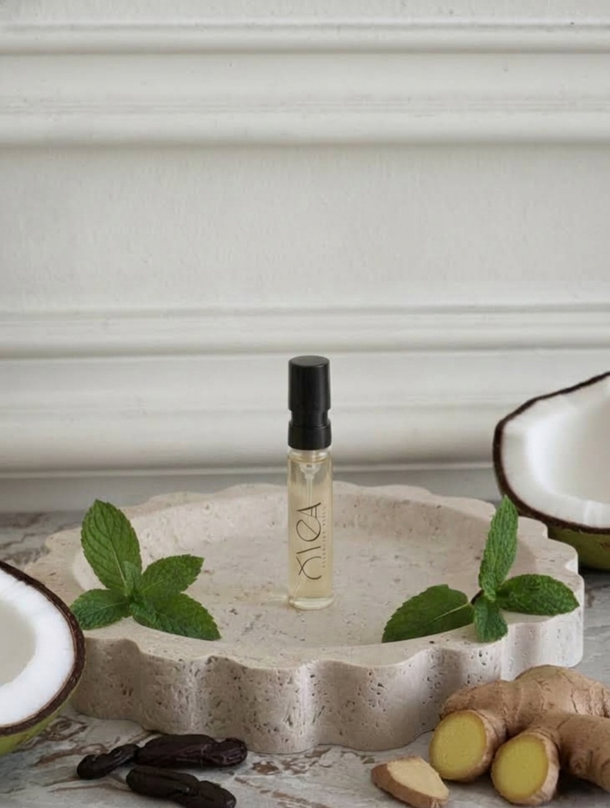 OYEA Essence 2ml luxury-inspired oil-based perfume sample vial.