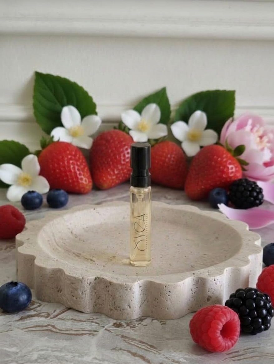 OYEA Essence 2ml luxury-inspired oil-based perfume sample vial