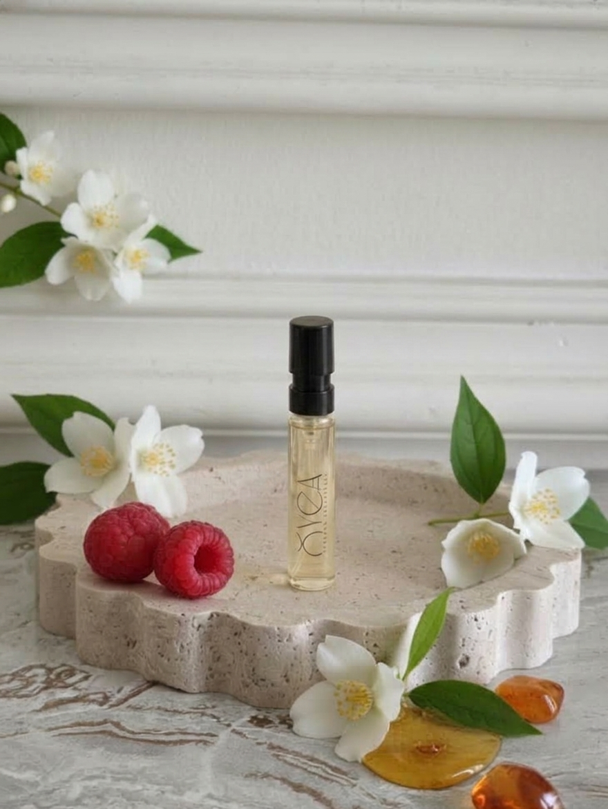 OYEA Essence 2ml luxury-inspired oil-based perfume sample vial.