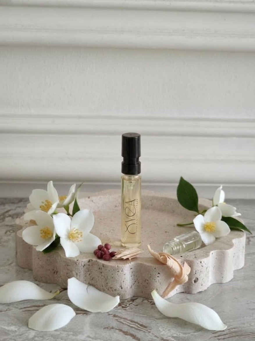 OYEA Essence 2ml luxury-inspired oil-based perfume sample vial