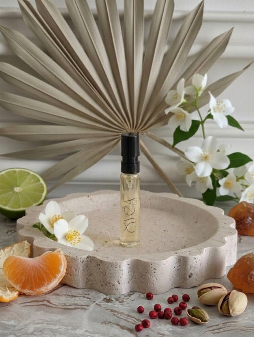 OYEA Essence 2ml luxury-inspired oil-based perfume sample vial.