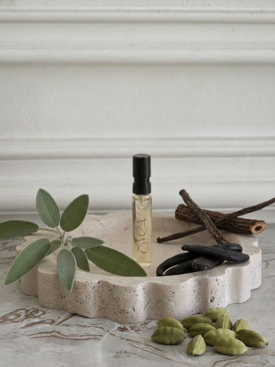 OYEA Essence 2ml luxury-inspired oil-based perfume sample vial.