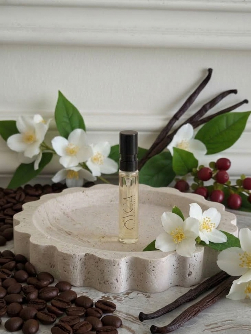 OYEA Essence 2ml luxury-inspired oil-based perfume sample vial.