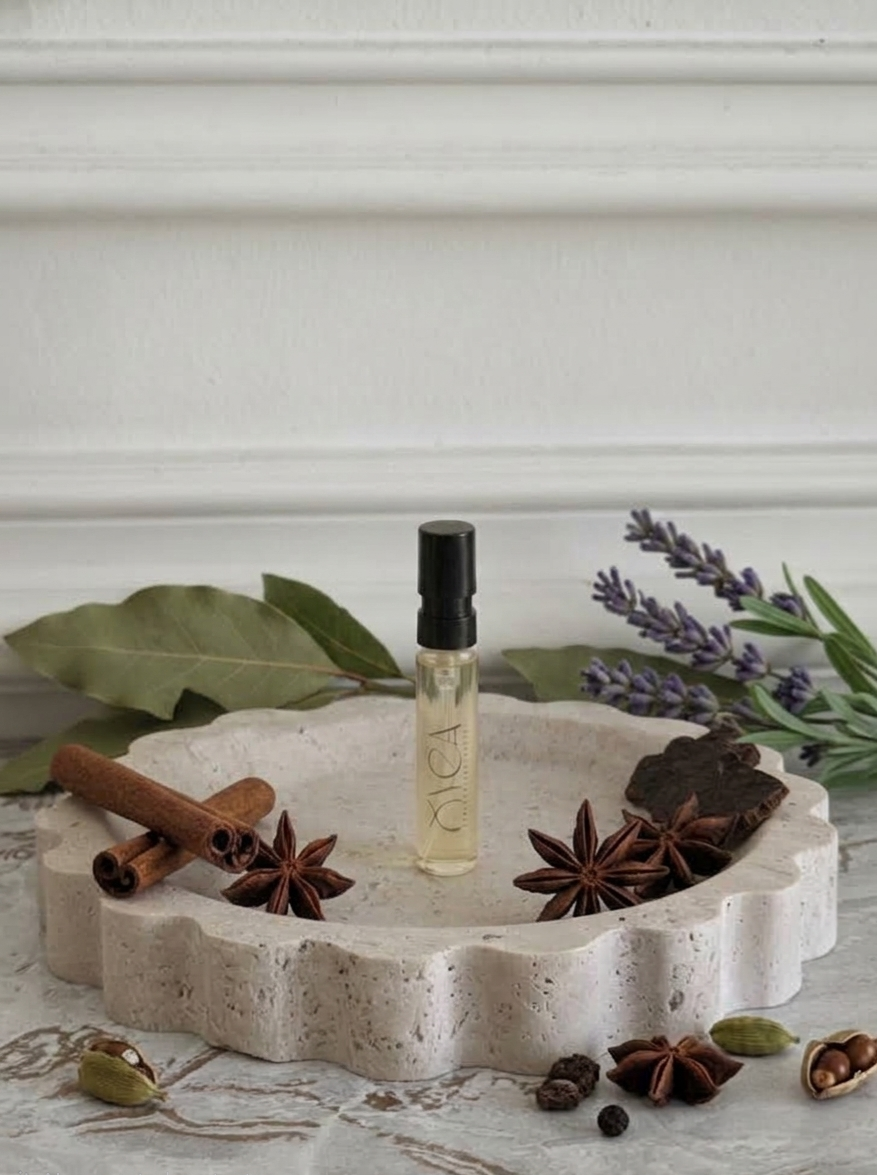 OYEA Essence 2ml luxury-inspired oil-based perfume sample vial.