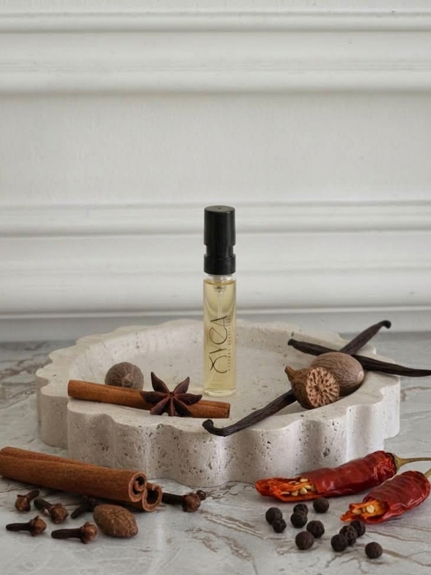OYEA Essence 2ml luxury-inspired oil-based perfume sample vial.