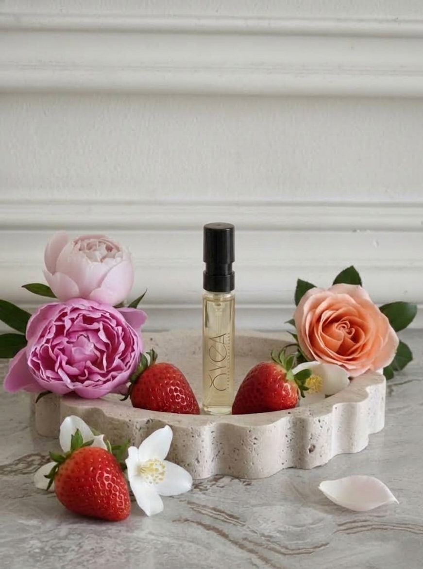 OYEA Essence 2ml luxury-inspired oil-based perfume sample vial.