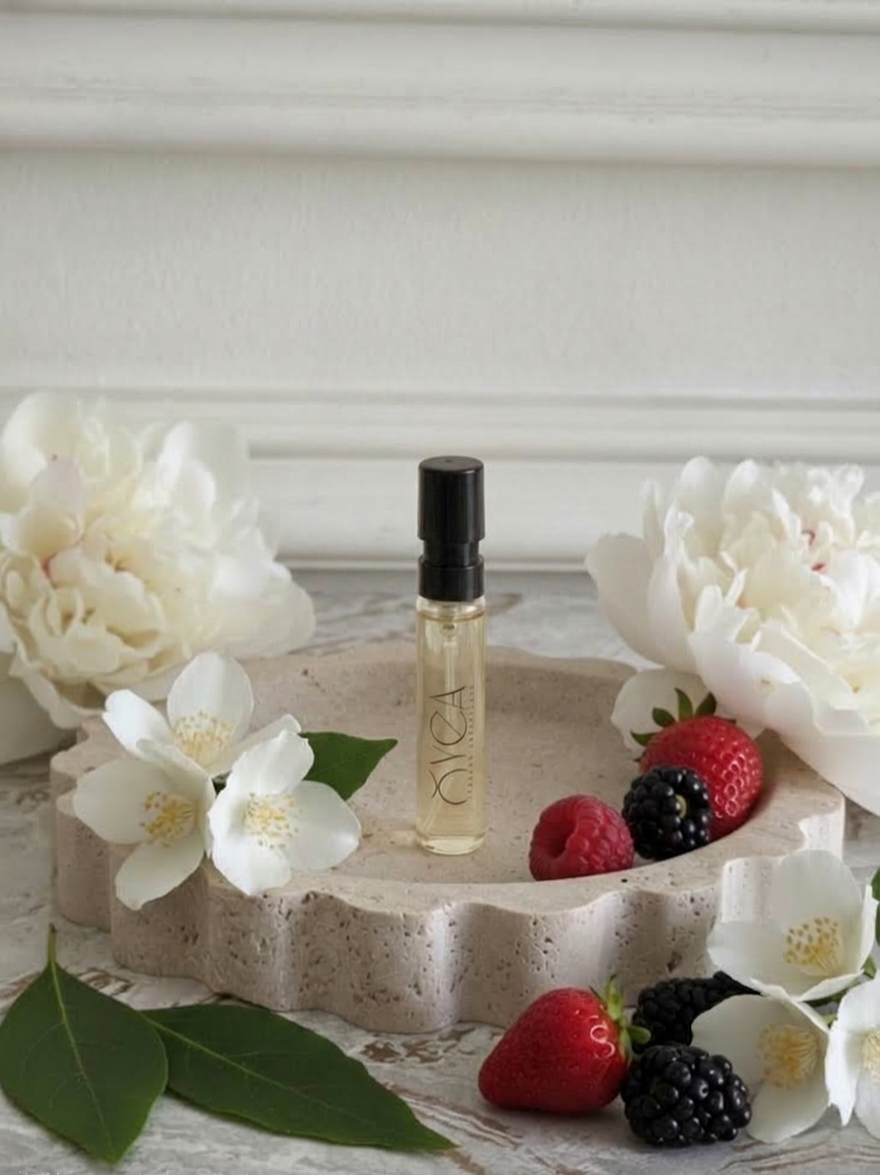 OYEA Essence 2ml luxury-inspired oil-based perfume sample vial